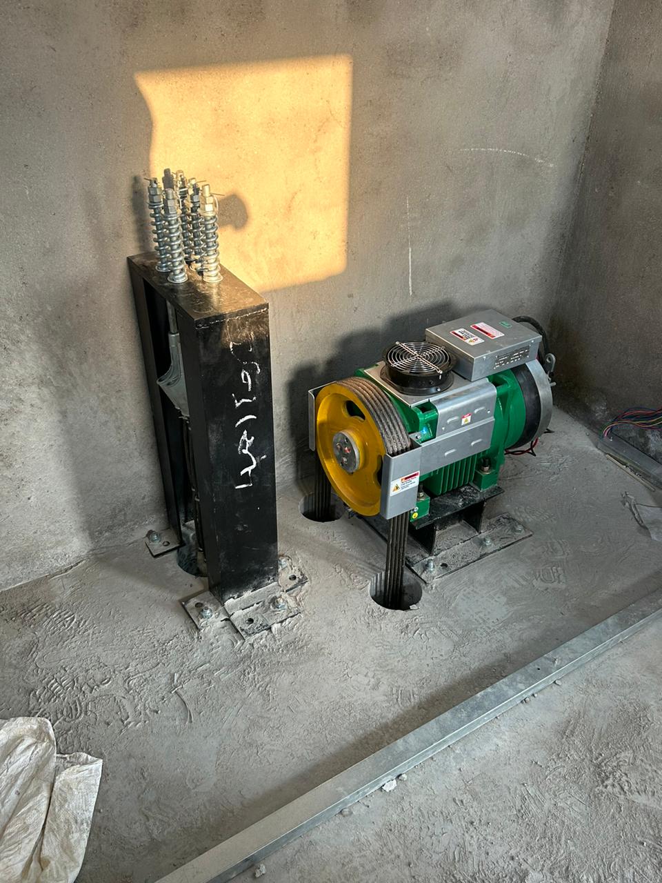 Gearless elevator machine for MRL system